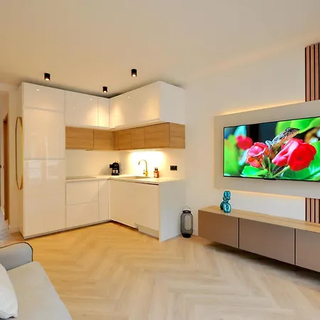 Διαμέρισμα Monaco - Menton - Full Clim - 6 Persons - 2 Bedrooms - Full Renovated - Hypercenter - Beach And Sun