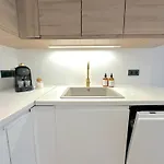 شقة Monaco # - 6 Persons - 2 Bedrooms - Full Renovated - Full Clim - Hypercenter - And Sun