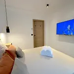 شقة Monaco # - 6 Persons - 2 Bedrooms - Full Renovated - Full Clim - Hypercenter - And Sun مينتون