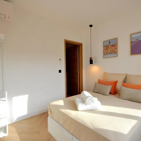 Lejlighed Monaco # - 6 Persons - 2 Bedrooms - Full Renovated - Private Parking - Full Clim - Hypercenter - And Sun Menton