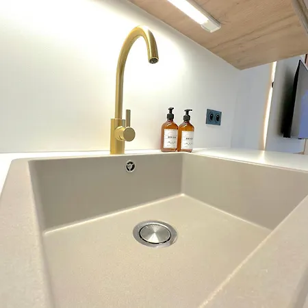 Monaco - - 6 Persons - 2 Bedrooms - Full Renovated - Full Clim - Hypercenter - And Sun * Menton