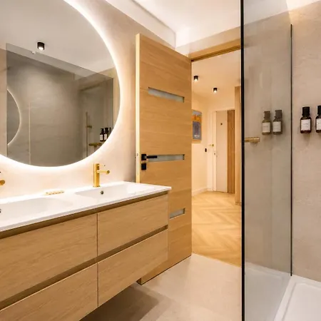 Monaco - Menton - Full Clim - 6 Persons - 2 Bedrooms - Full Renovated - Hypercenter - Beach And Sun * Menton